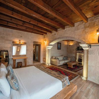 Executive Suite Divan Cave House Promo Code