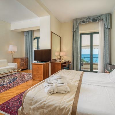 Junior Suite with Lake View Hotel Villa Capri Promo Code