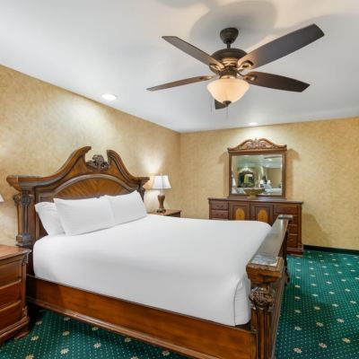 Standard King Room Rogue Regency Inn & Suites Promo Code
