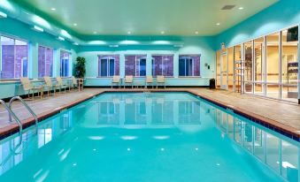 Holiday Inn Express & Suites Millington-Memphis Area