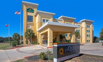 La Quinta Inn & Suites by Wyndham Pearsall