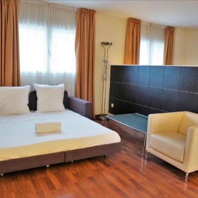 小型套房（2 位成人 + 1 位小童） 瓦倫西亞菲拉港酒店優惠