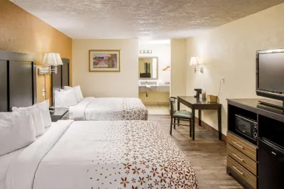 Americana Inn a Travelodge by Wyndham Hotels in 