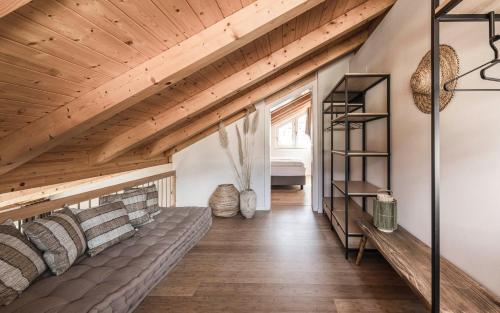 大型1卧室公寓套房 - 带阳台