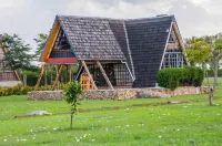 薩馬瓦蒂湖濱小屋 酒店