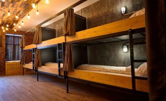 Bed Stage Hostel