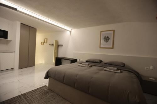 Taleda Apartments - Modern Apartments & Self Checkin in the Old Town One-Bedroom Apartment