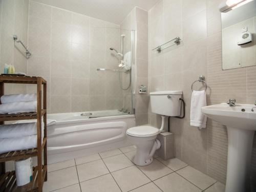 Donegan Court Aparthotel Two-Bedroom Apartment