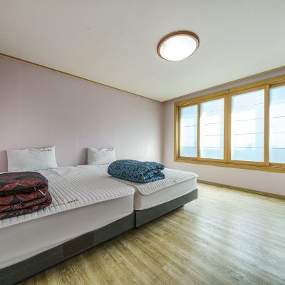 Penthouse (3 Room, 1 Double, 1 Single, 1 Ondol, 1 Bathtub, Sofa Living Room)) Busan Gamjeon MU Hotel 쿠폰