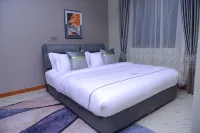 1 Bedroom Suite in 3 Bedroom Apartment