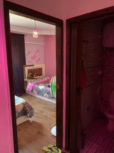 带阳台和海景的两卧室公寓