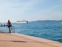 Shared condo by Zadar Oldtown and beach 400 m away Hotels in 
