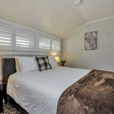 Napa, 1 Queen Bed, Walk-in-Shower Calistoga Wine Way Inn Promo Code