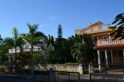 4 Bedroom Villa, Private Pool, Security, Ocean View Hotels in 