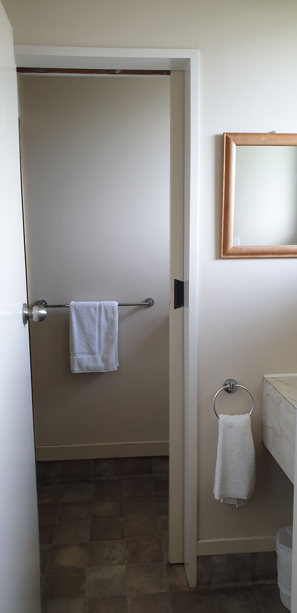 Commodore Motor Lodge一室房