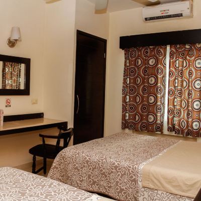 Executive Double Room, 2 Double Beds Maxihotel Business Class Promo Code