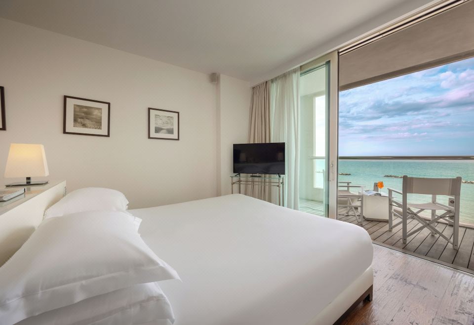 小型套房（2 名成人 + 1 名小童）