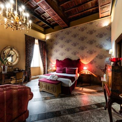 Executive Suite, Non Smoking, Courtyard View (Navona Grand Suite) Navona Grand Suite Promo Code