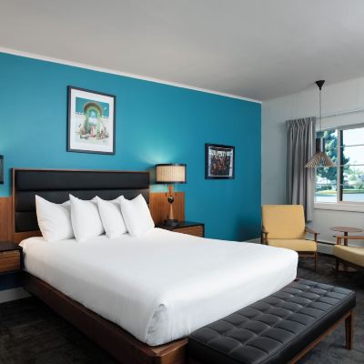 Standard Room, 1 Queen Bed, Refrigerator & Microwave The Sapphire Motel Promo Code