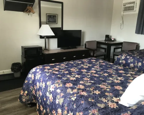 Tay Inn Hotels in Lanark County