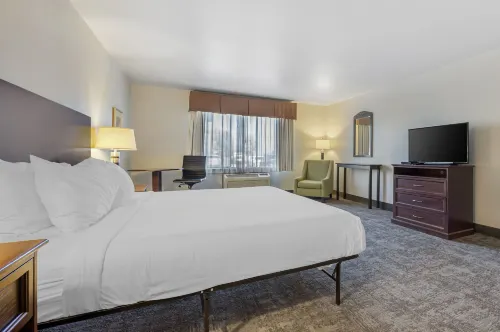 Seaport Inn & Suites