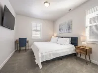 Modern Lake-View Escape in Hideout Near Park City Utah Hotels in Hideout