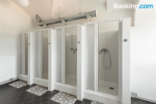 带共用浴室的双床房