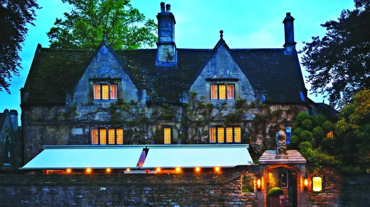 オールド パーソナージ ホテル 外観