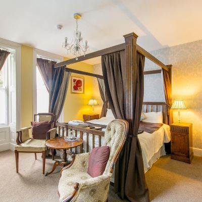 Double Room, Ensuite (Four poster bedroom 3)
