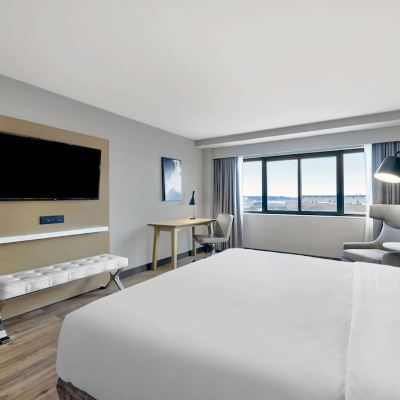 King Room DoubleTree by Hilton Davenport Promo Code