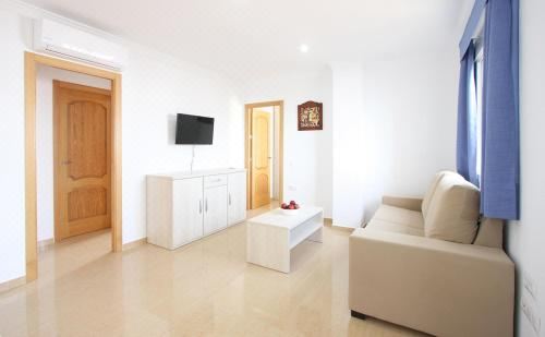 两卧室公寓 - 带露台