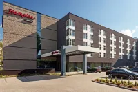 Hampton by Hilton Warsaw Airport Hotel di 