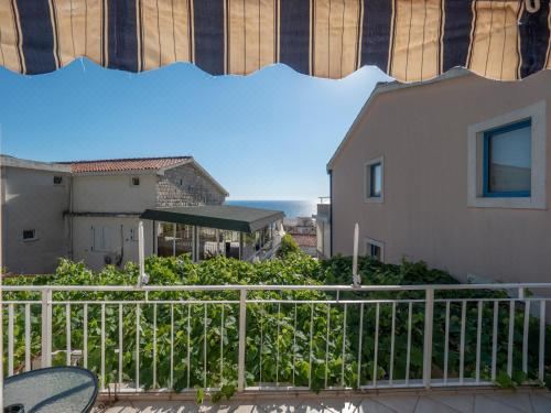 带露台一室公寓