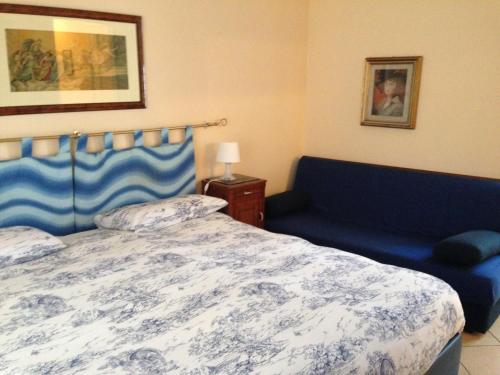 带阳台的三人房