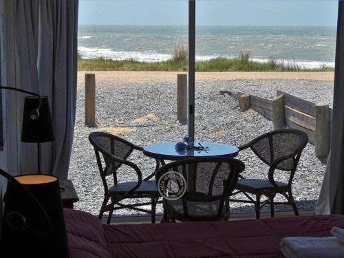 带海景的双人房