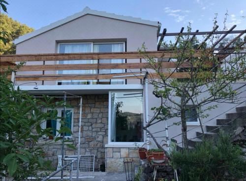 两卧室联排别墅