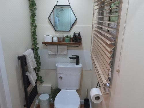 The Cabin, Stronua. A Beautiful 1 Bedroom Cabin. One-Bedroom Apartment