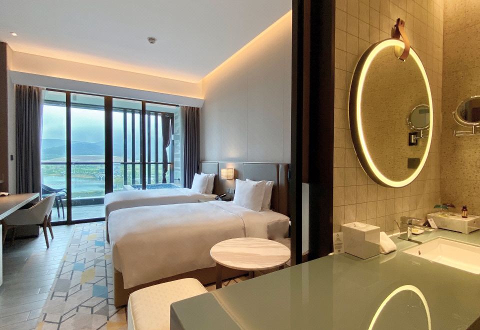 温泉高级湖景双床房