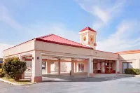Super 8 by Wyndham Plainview Hotels in Plainview