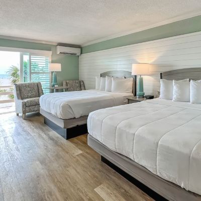 Room, 2 Queen Beds, Refrigerator & Microwave, Beach View (Gulf Front)