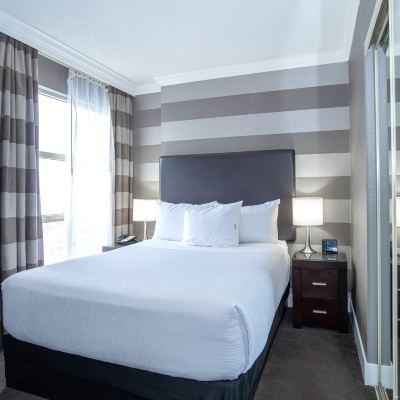 標準大床套房 - 帶梳化床 桑德曼標誌米西索加酒店優惠