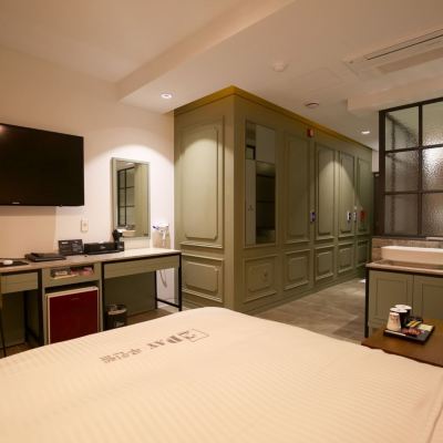 VIP (Netflix Whirlpool SPA Massage Bed, Yoga Sofa) Princess (Donghaksa) 2Day Self Check-in Motel 쿠폰