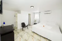 Pulse Rooms at Trafalgar Hotels in 