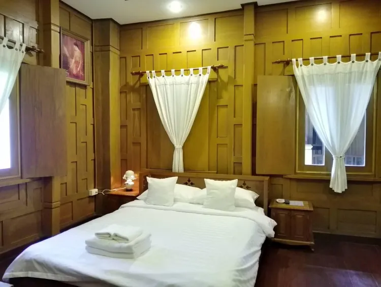 ห้องดีลักซ์เตียงคู่พร้อมเครื่องปรับอากาศ