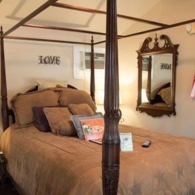 Room (Valentino) Old Irish Inn Promo Code