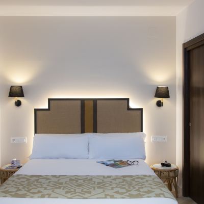 Economy Double Room Queen Casual Con Duende Cádiz Promo Code