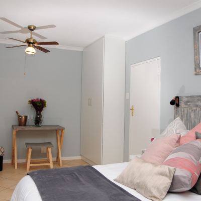 Comfort Room, 1 Queen Bed, Private Bathroom, Courtyard Area The Salt House Promo Code