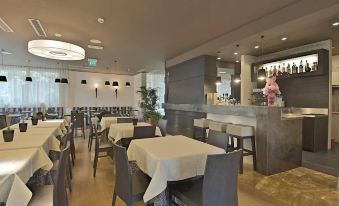 Zen Hotel Versilia - Housity