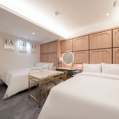 Superior Twin Room, Non Smoking, Housekeeping 호텔 프라하 쿠폰