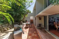 This stunning View Could Be Yours Ξενοδοχεία στην πόλη 